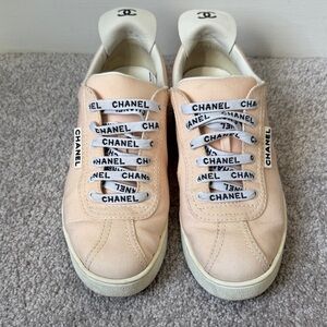 CHANEL Pale Pink Canvas Low-Top Sneakers with Logo Laces, size 38